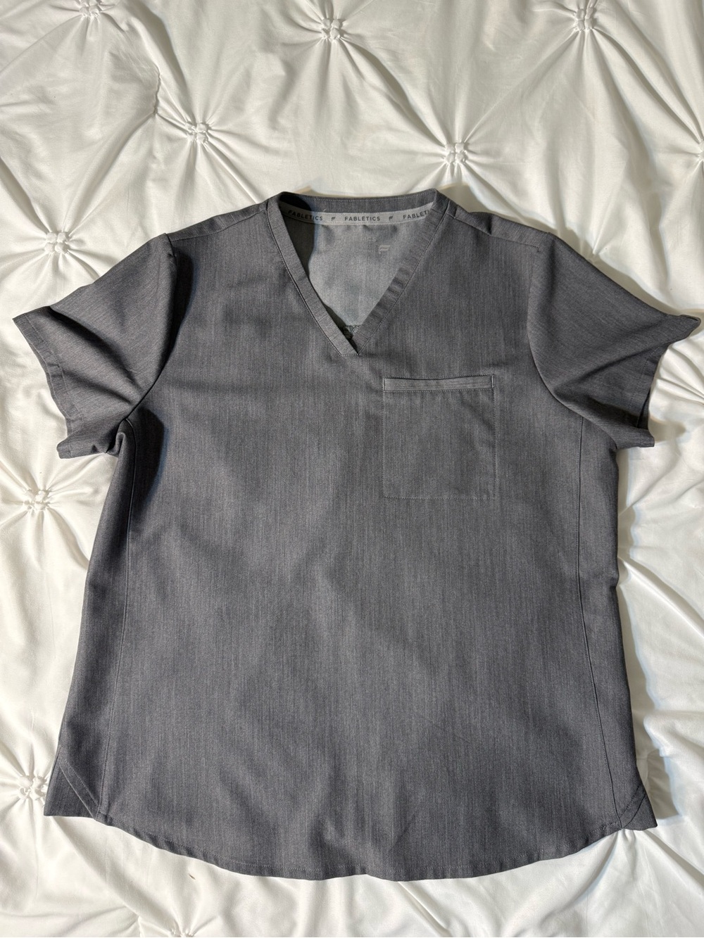 Fabletics Scrub Set in Dark Gray